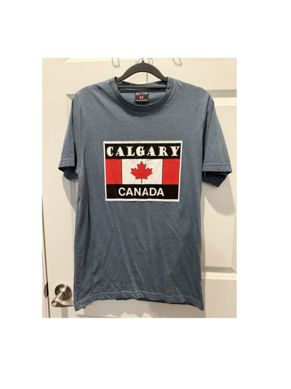 Love in Faith Men's Blue Calgary Canada Graphic Crew Neck Short Sleeve T-Shirt M